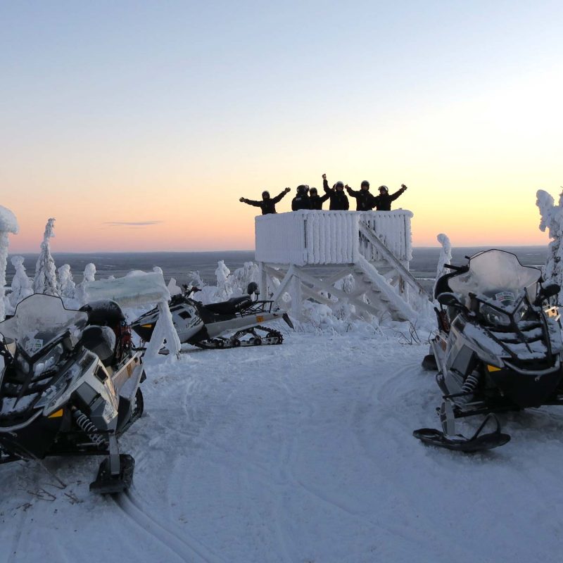 Schneemobil-Reise-Lappland